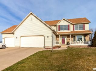 1902 E 47th Pl, Davenport, IA 52807