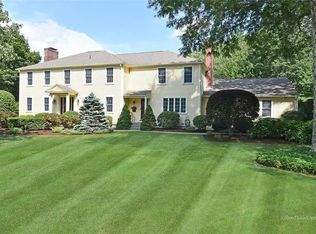 30 Red Barn Ln, East Greenwich, RI 02818