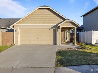 1202 SW Carver St, College Place, WA 99324