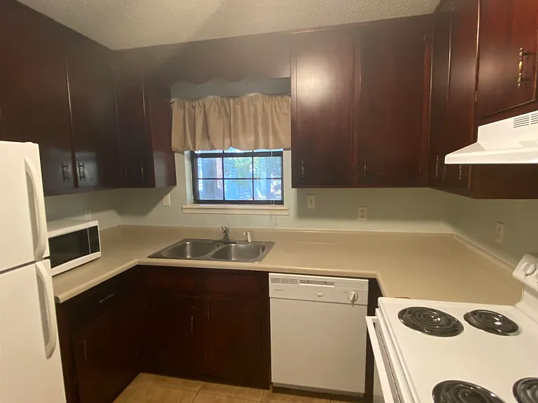 3701 Donovan Dr #B — Photo 14