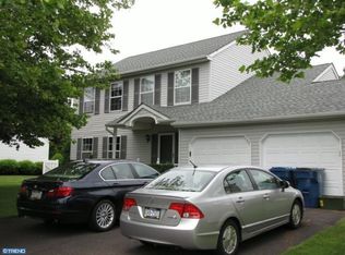 105 Shelburne Dr, North Wales, PA 19454