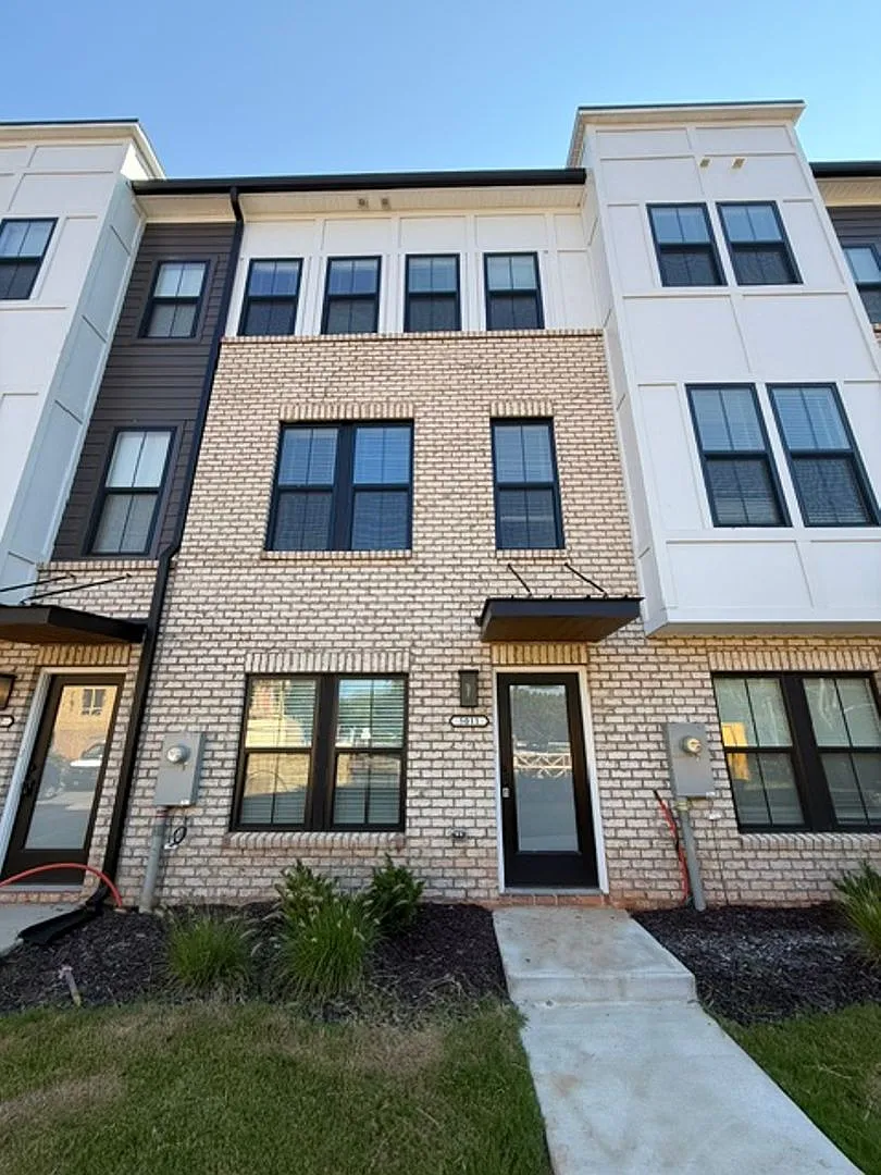 2 BR/2.5BA | Modern Townhome| 2-Car Garage + rooftop terrace — Photo 1