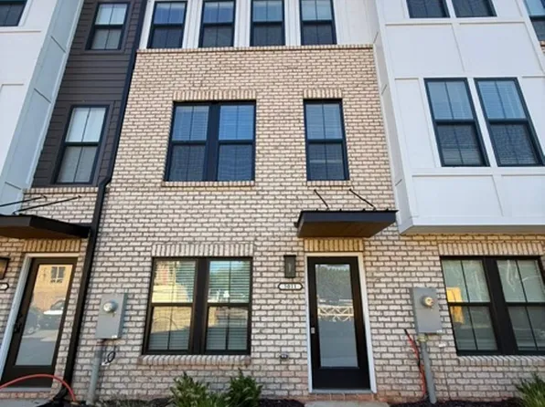 5011 Grafton Dr, Charlotte, NC 28215