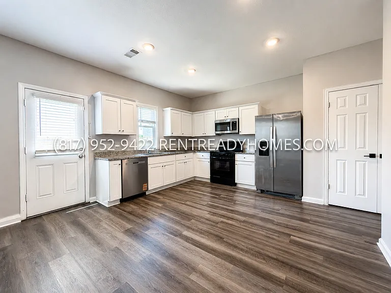 419 Covington Cv — Photo 9
