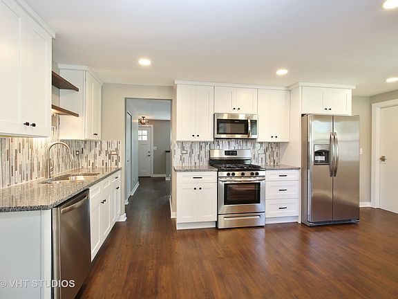 3rd image of 1028 Westover Ln