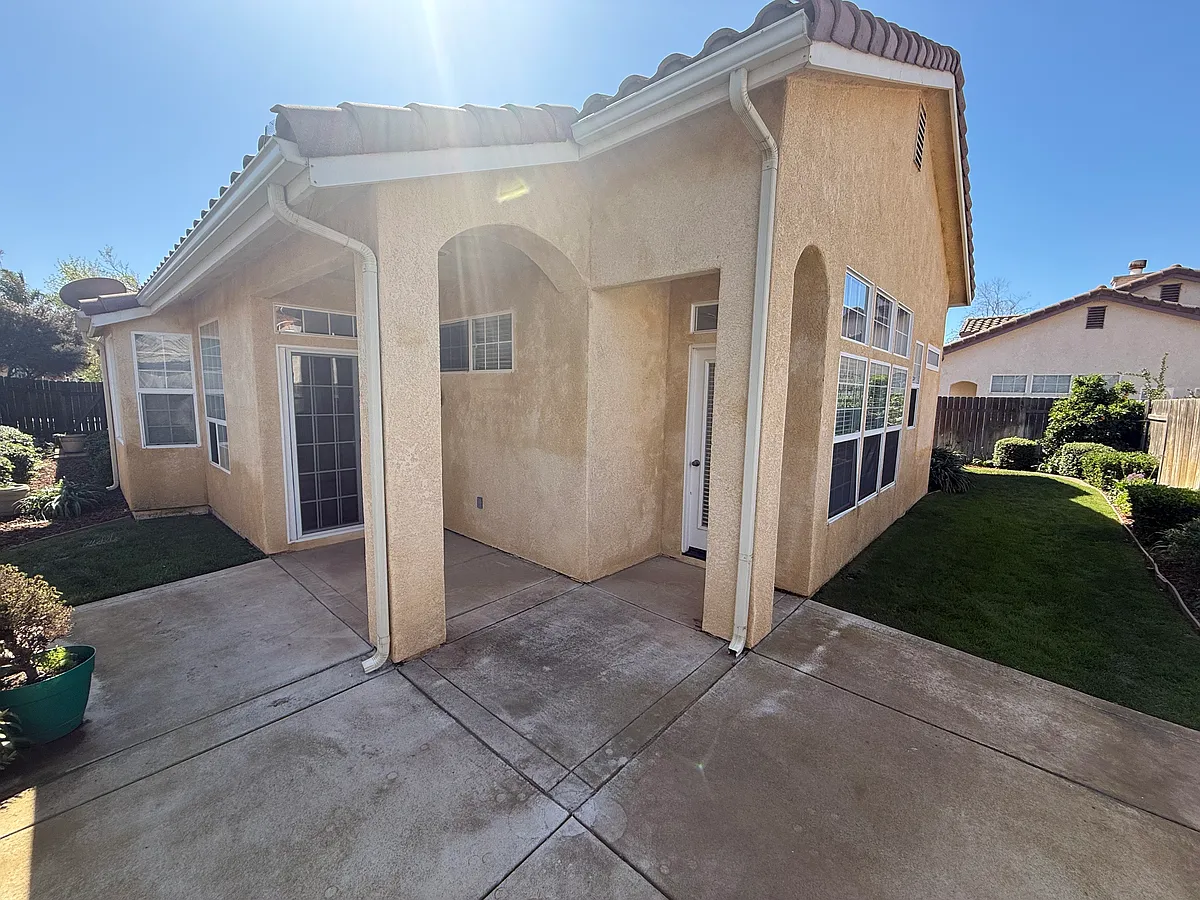 Photo 2 of 13 - 1433 W Le Rida Ave - Santa Maria, CA Building Photo - 1433 W Le Rida Ave