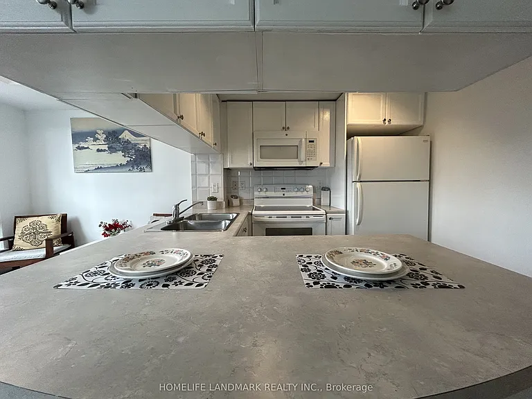 909 Bay St #1204 — Photo 7