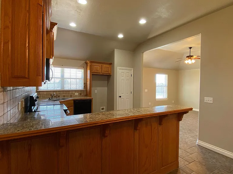 3017 Line Dr — Photo 24