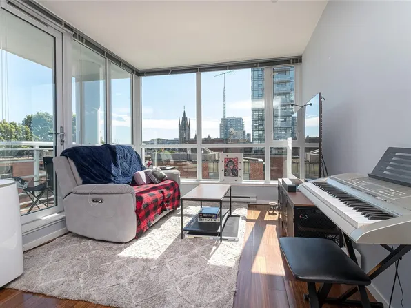 834 Johnson St #607, Victoria, BC V8W 1N3