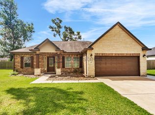 339 Woodhaven Dr, West Columbia, TX 77486