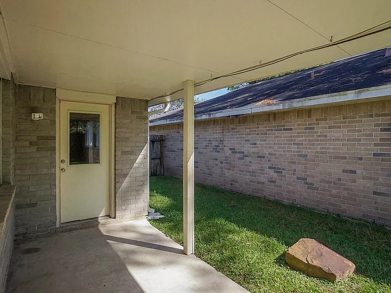 20143 Beechview Ln — Photo 30