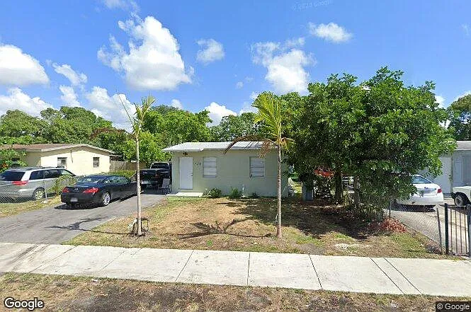 2425 NW 4th Ct — Photo 22