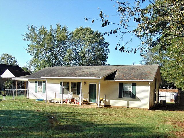 1st image of 202 Rebecca Dr