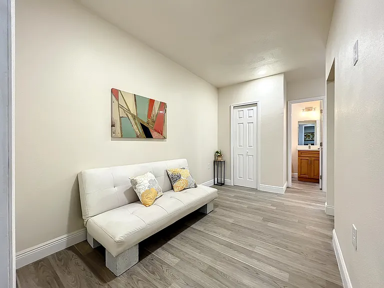 Park Manor Dr — Photo 10