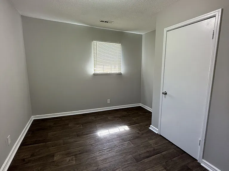 3729 Maple Ave SW — Photo 6