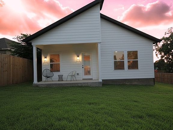 3rd image of 5824 Plum Dale Rd