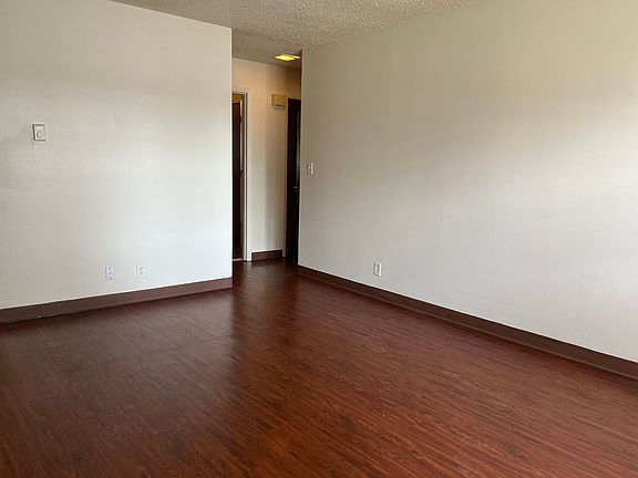 2nd image of 2432 Windridge Ct APT 1