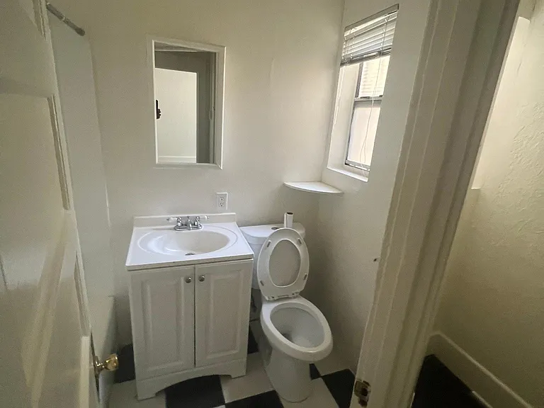 1927 Bonsallo Ave #4 — Photo 26