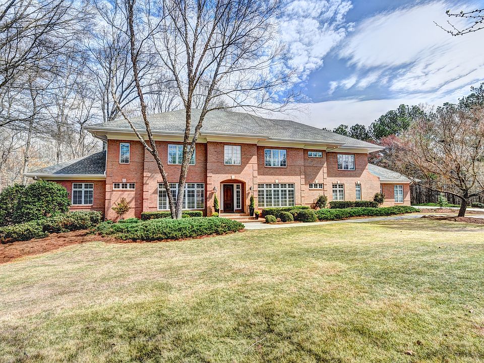 1st image of 110 Wood River Ct