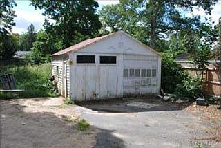 5th image of 980 Easton St