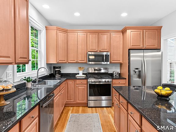 4th image of 7 Ellsworth Place