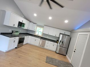 436 Mill St, Churubusco, IN 46723