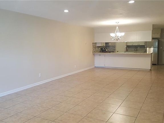 2nd image of 310 Hidden Valley Dr