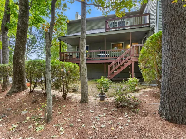 12 Country Club Ln #D, Milford, MA 01757