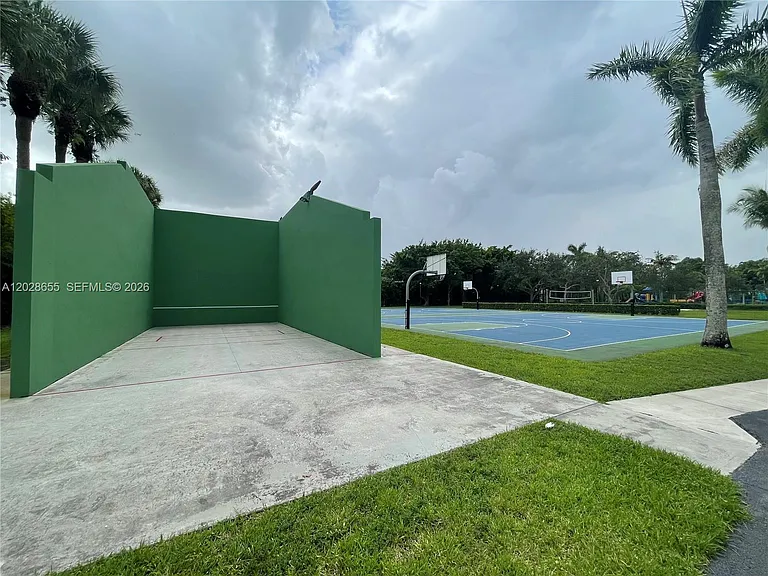 5733 NW 100th Ct — Photo 66