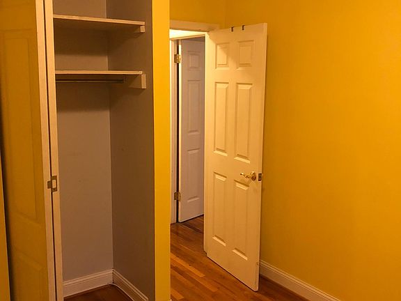 2nd image of 10423 Montrose Ave