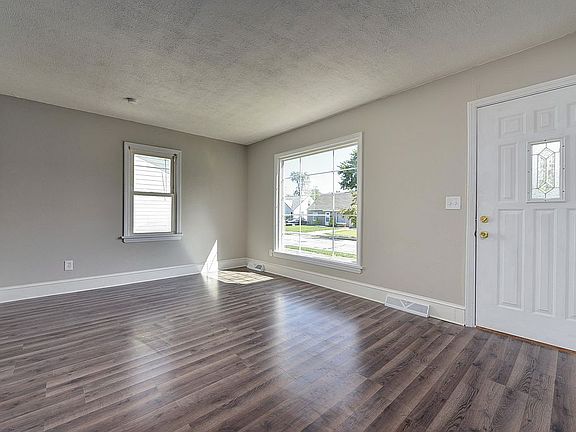 2nd image of 4552 W 148th St