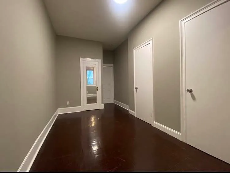 1072 Lorimer St #1 — Photo 12