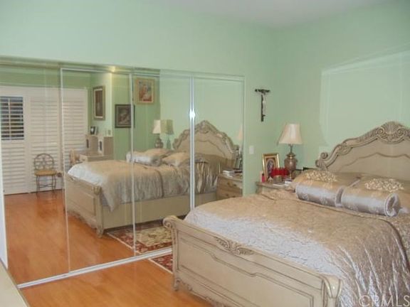 3rd image of 536 N Maryland Ave Unit 101