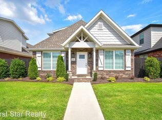 620 N Malbec Rd, Fayetteville, AR 72704