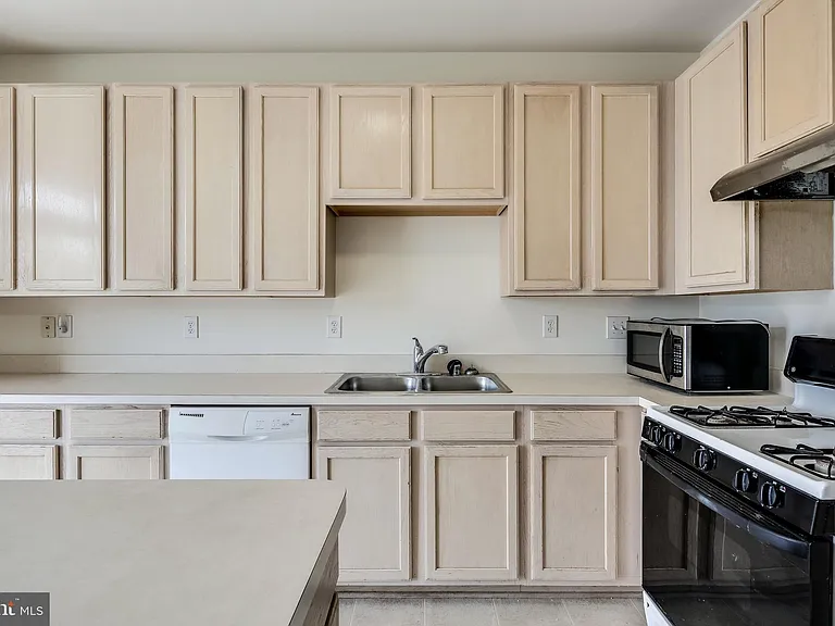 2702 Snowmill Ct — Photo 19