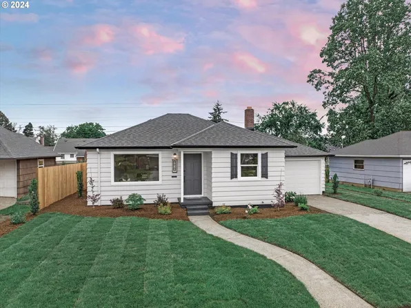 9029 SE Market St, Portland, OR 97216