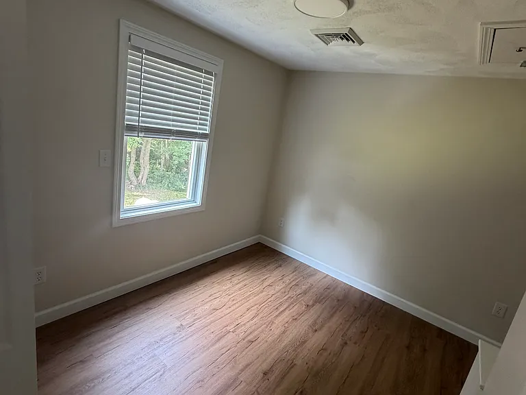 26 Budron Ave #B — Photo 16