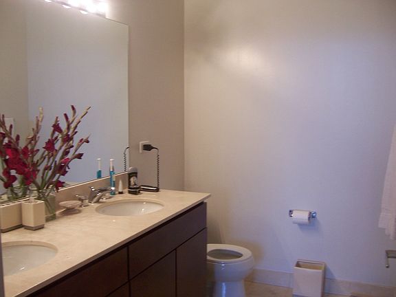4th image of 700 N Larrabee St APT 1612