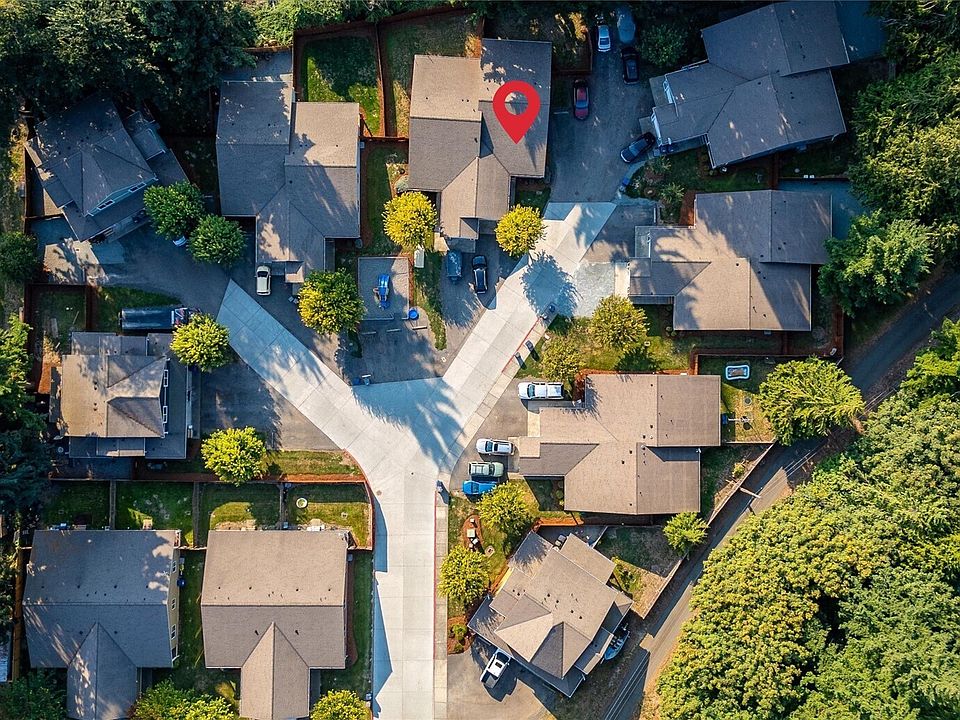 2nd image of 425 Oak Hill Lane