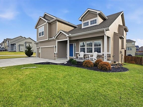 3rd image of 2121 Sycamore St