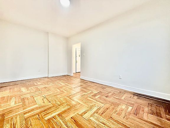 5th image of 1544 Gillespie Ave #B6