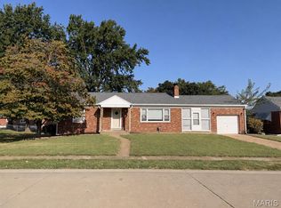 3 Locust Dr, Florissant, MO 63031
