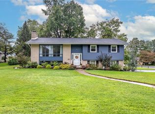 5078 Hampshire Rd, Center Valley, PA 18034