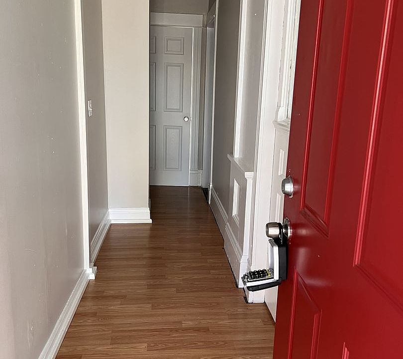 1st image of 718 S Yakima Ave