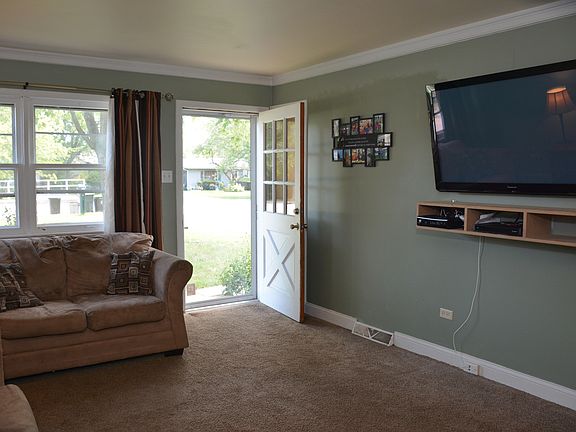 5th image of 15132 La Crosse Ave
