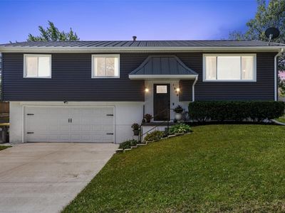 1225 Emmons St, Hiawatha, IA, 52233