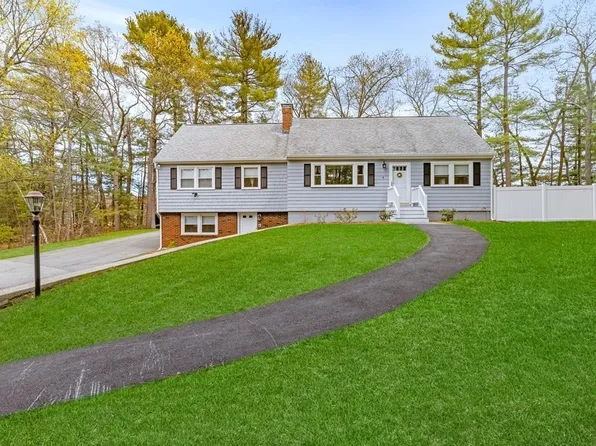 4 Monmouth St, Chelmsford, MA 01824