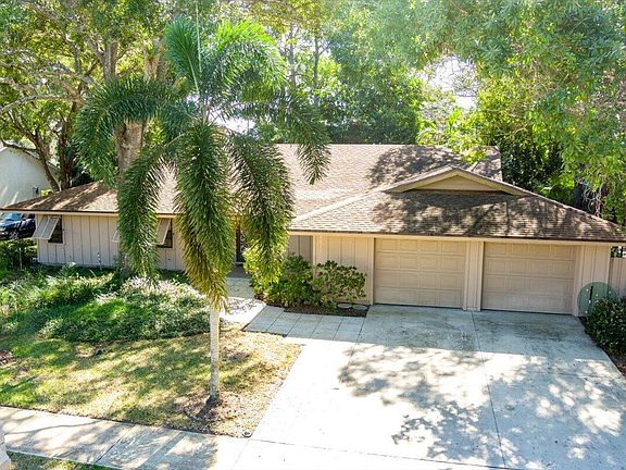 2nd image of 1515 Pine Hollow Drive