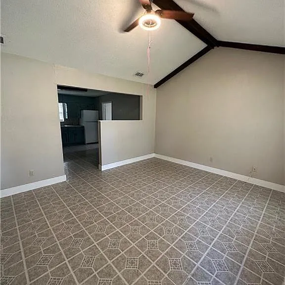126 N Pine St — Photo 4