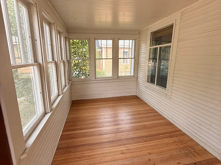 619 Columbia Ave — Photo 3